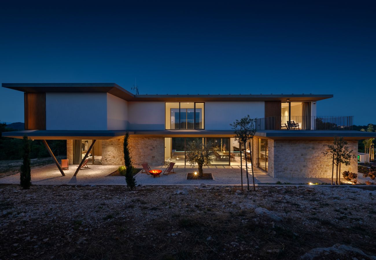 Вилла на Brajkovici - Villa bOx in Central Istria for 14 persons with wellness, 54 m2 heated pool, & kids playground