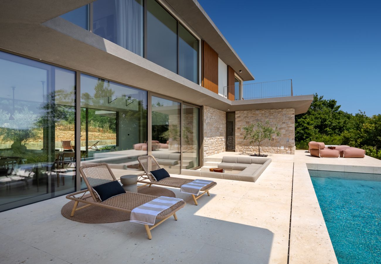 Вилла на Brajkovici - Villa bOx in Central Istria for 14 persons with wellness, 54 m2 heated pool, & kids playground