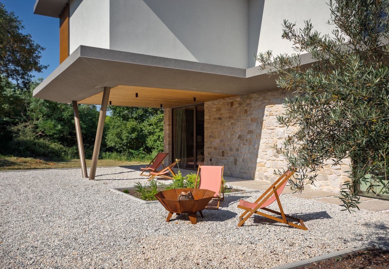 Вилла на Brajkovici - Villa bOx in Central Istria for 14 persons with wellness, 54 m2 heated pool, & kids playground