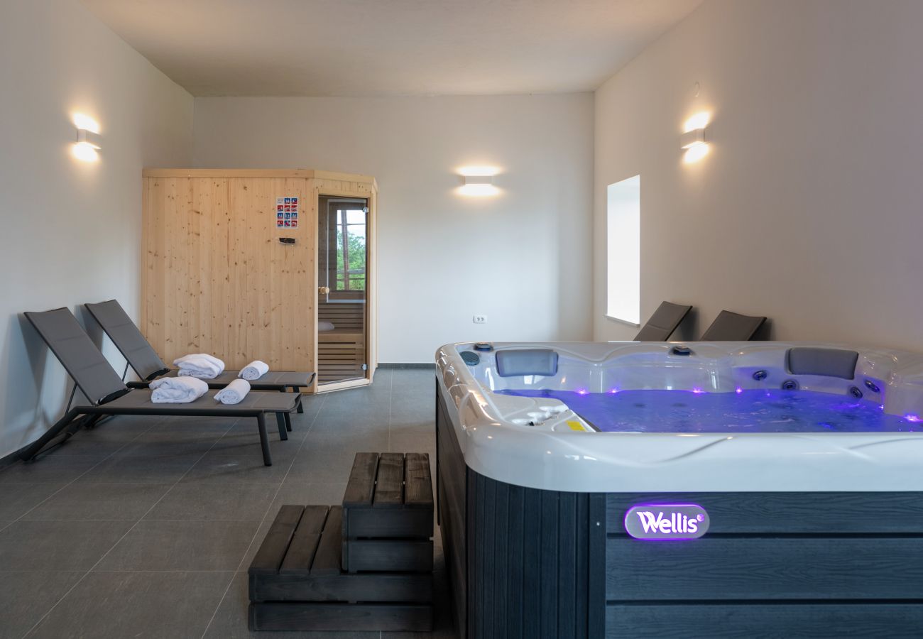 Вилла на Sveta Katarina - Villa Nene near Labin - Rabac for 10 persons with 55 m2 pool, wellness area & large garden