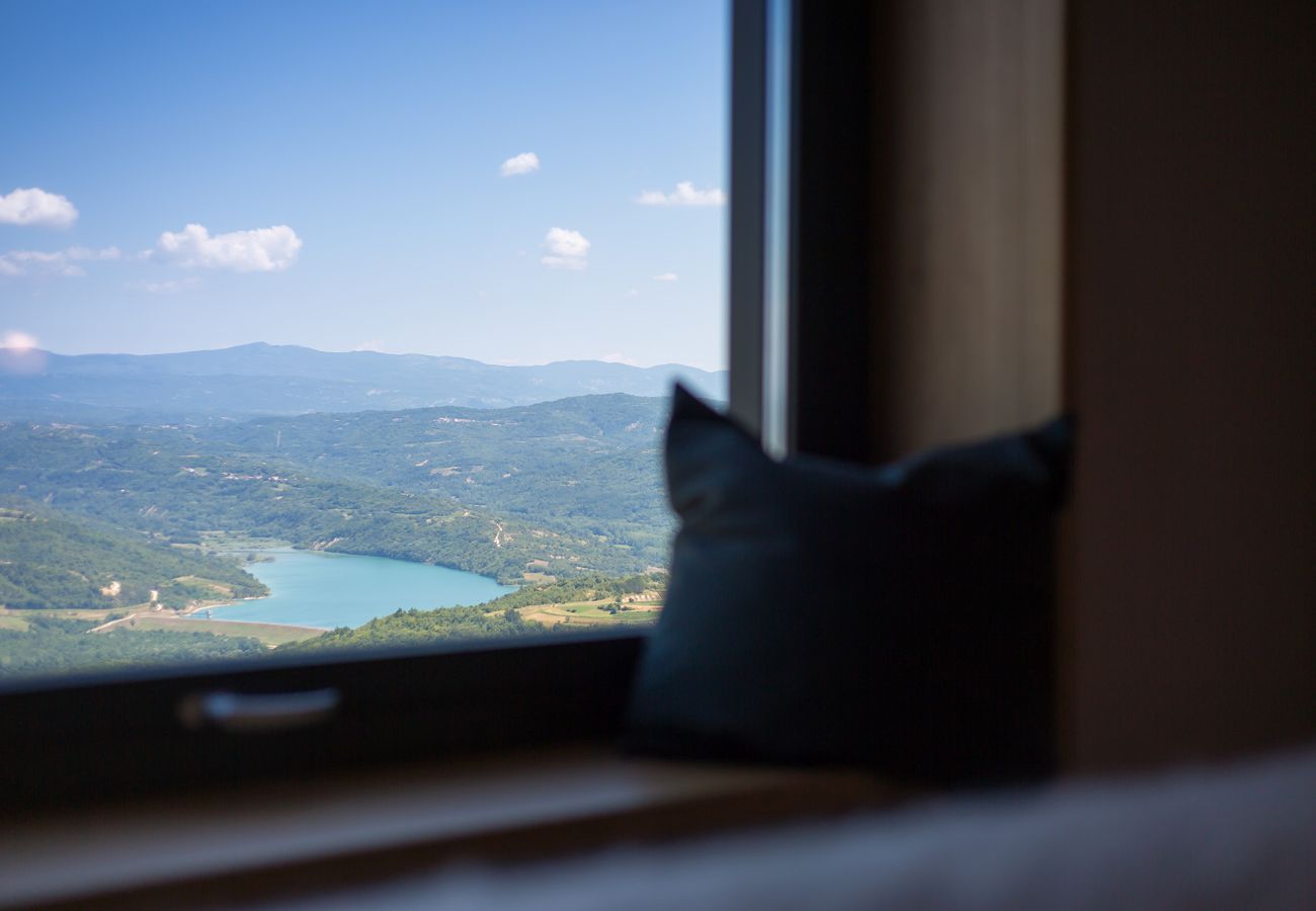 Вилла на Pazin - Villa Vista Zamask for 7 persons near Motovun with 60 m2 heated pool, free bikes & panoramic view