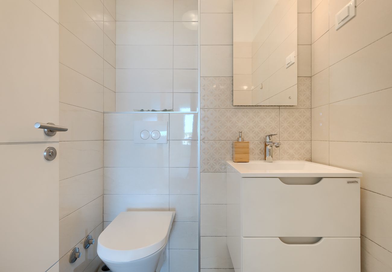 Вилла на Pješčana uvala - Villa Sail near Medulin for 10 persons with 50 m2 heated pool, sea view & beachfront