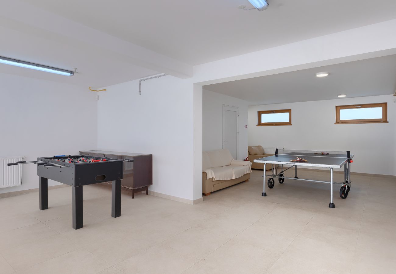 Вилла на Pješčana uvala - Villa Sail near Medulin for 10 persons with 50 m2 heated pool, sea view & beachfront