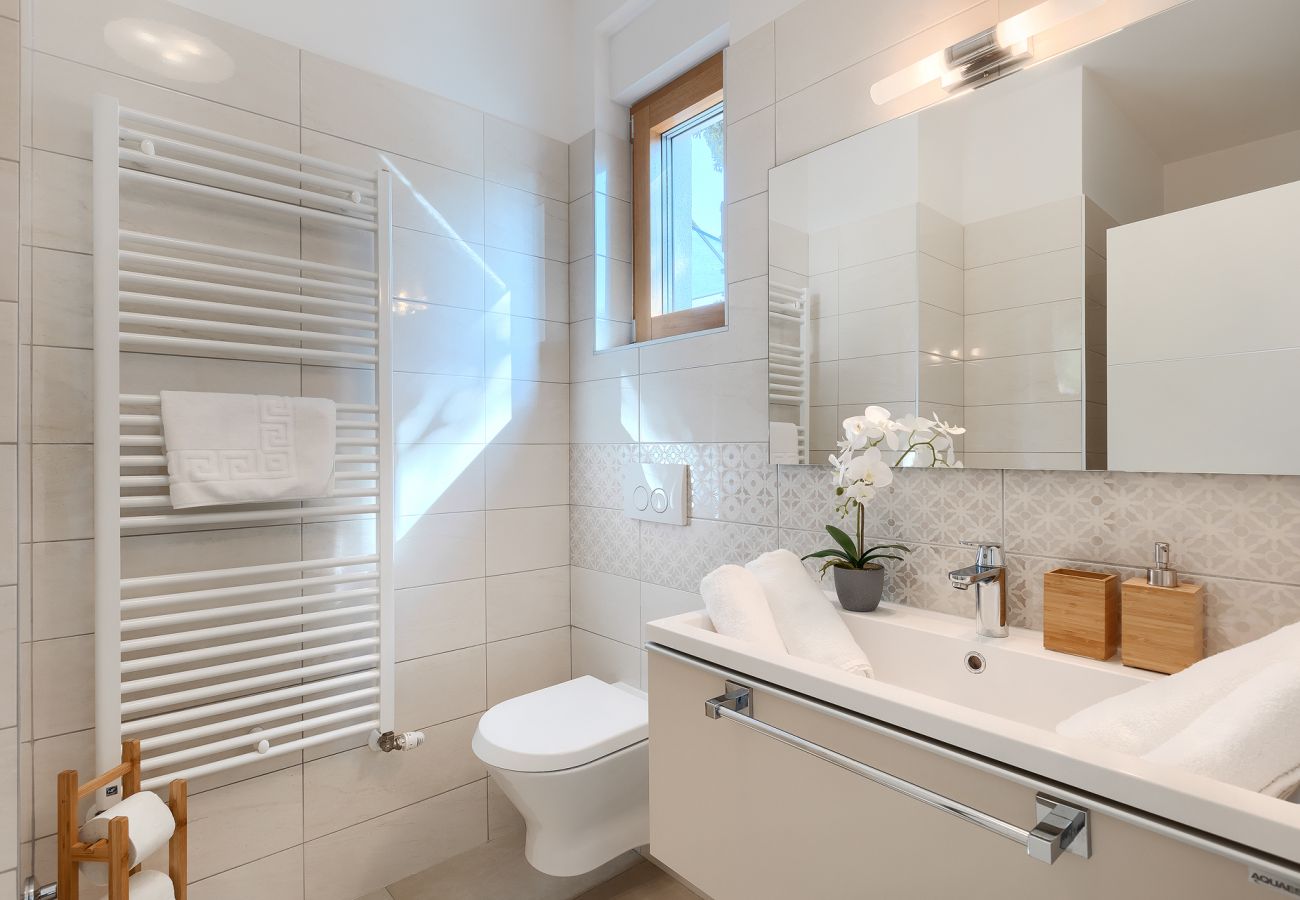 Вилла на Pješčana uvala - Villa Sail near Medulin for 10 persons with 50 m2 heated pool, sea view & beachfront