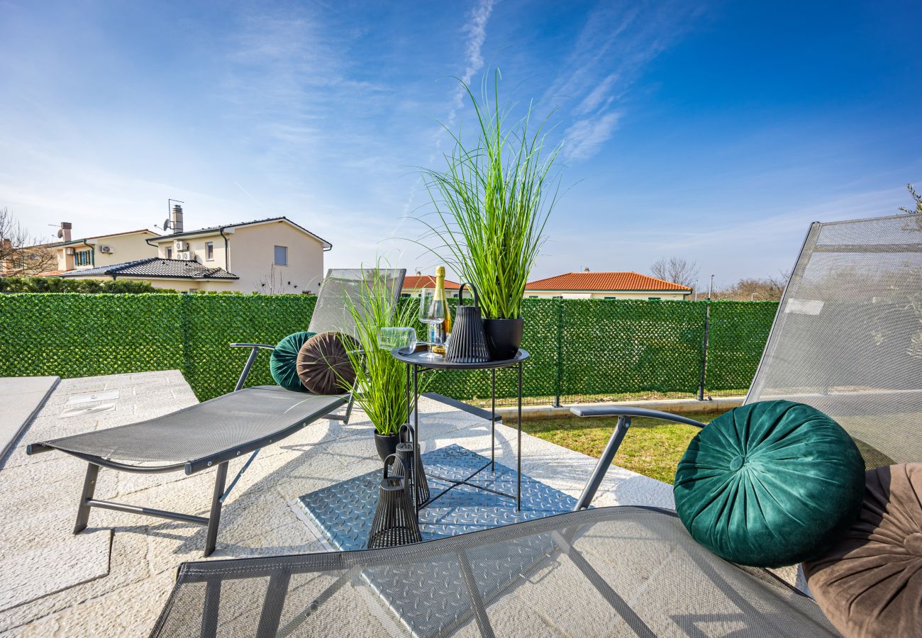 Вилла на Buje - Villa Renci near Umag for 8 persons with 30 m2 private heated pool