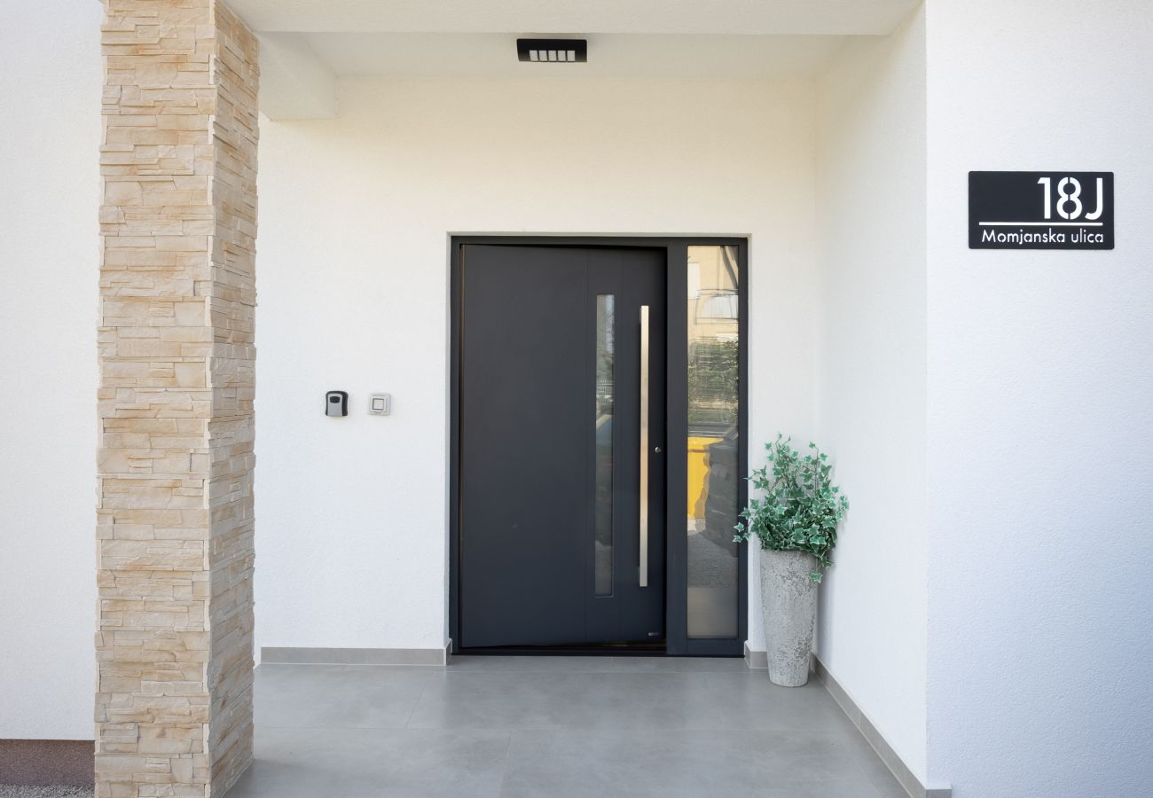 Вилла на Buje - Villa Renci near Umag for 8 persons with 30 m2 private heated pool