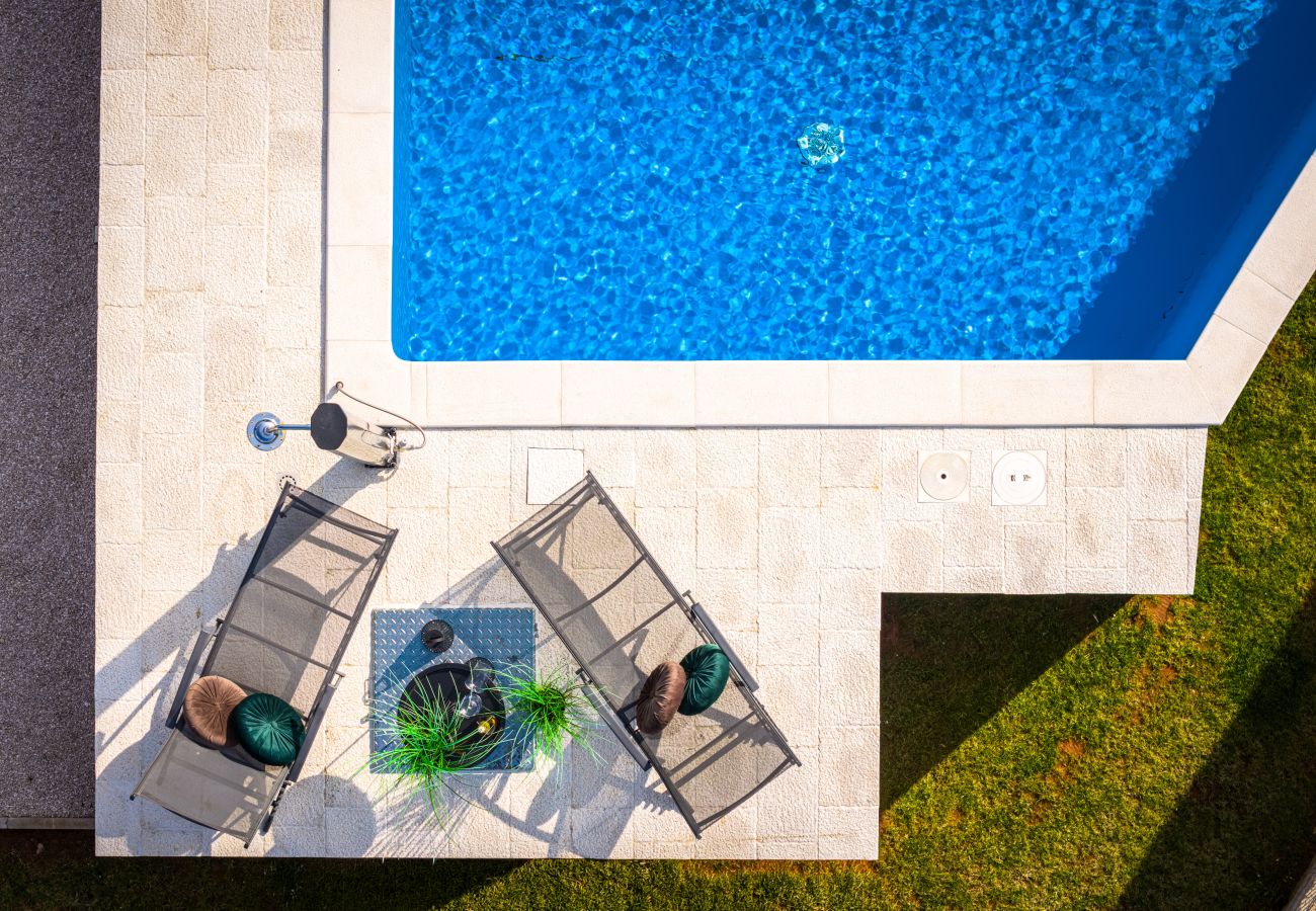 Вилла на Buje - Villa Renci near Umag for 8 persons with 30 m2 private heated pool