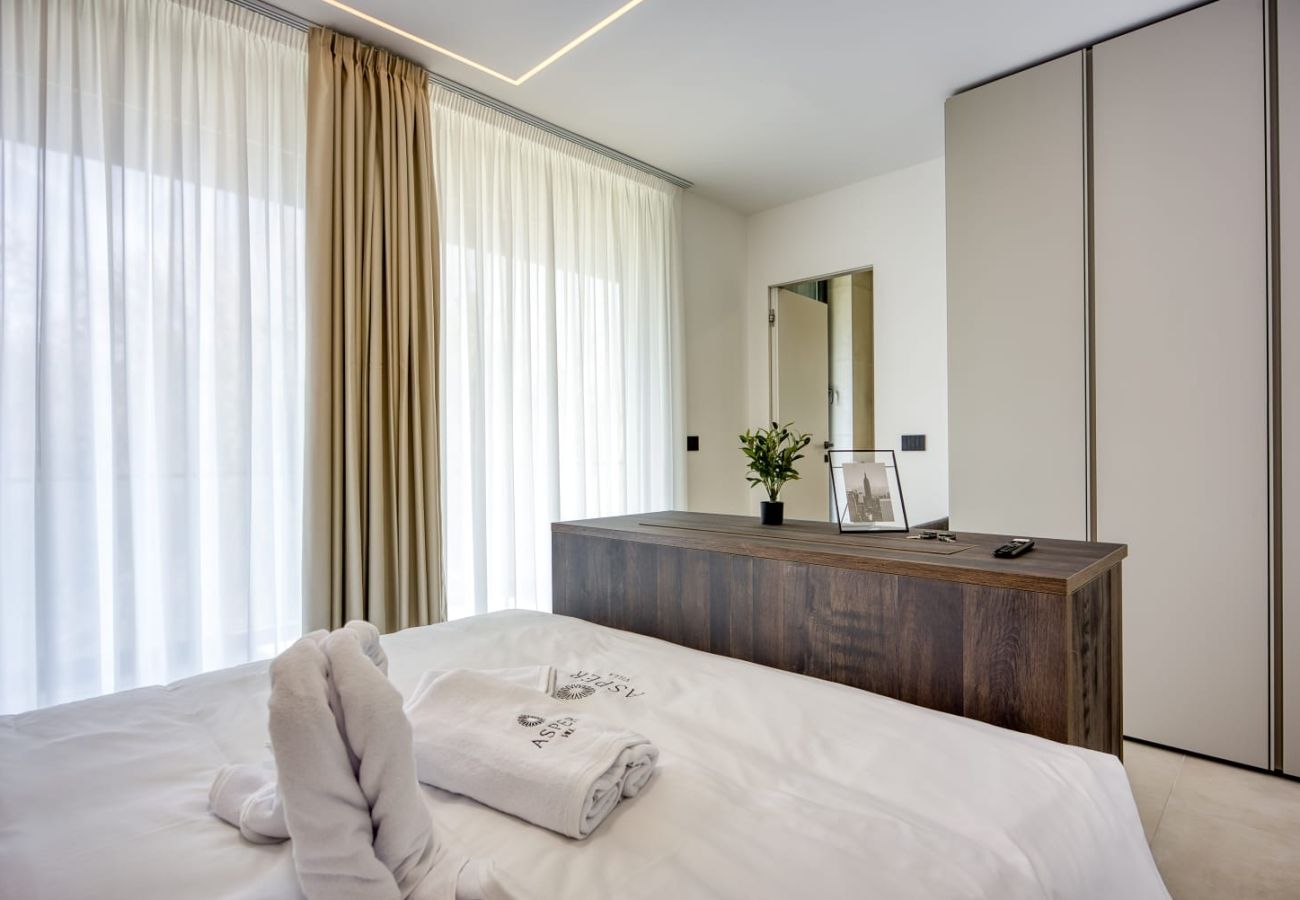 Вилла на Ližnjan - Villa Asper near Medulin for 8 persons with 40 m2 private pool, sea view and only 1 km from beach