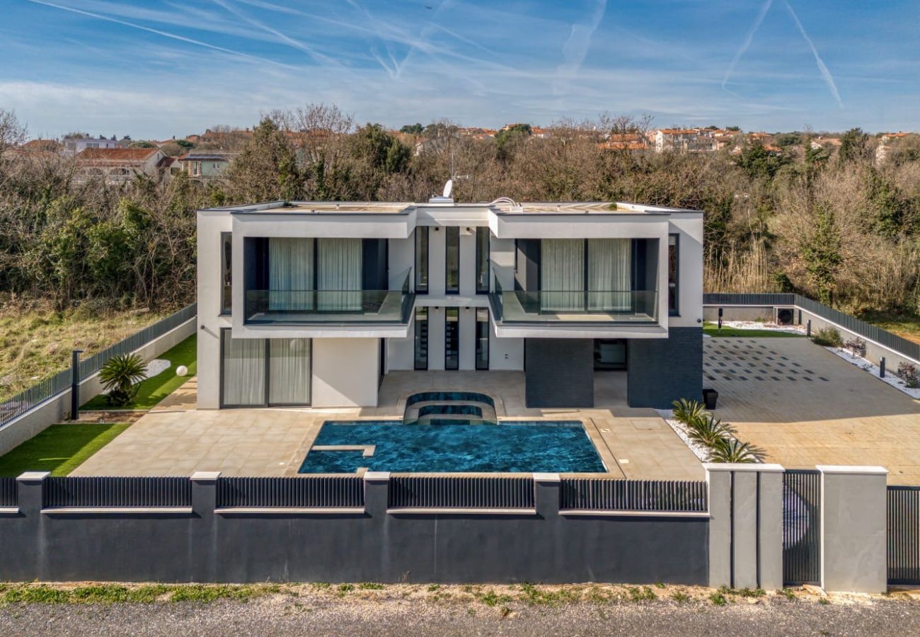 Вилла на Ližnjan - Villa Asper near Medulin for 8 persons with 40 m2 private pool, sea view and only 1 km from beach