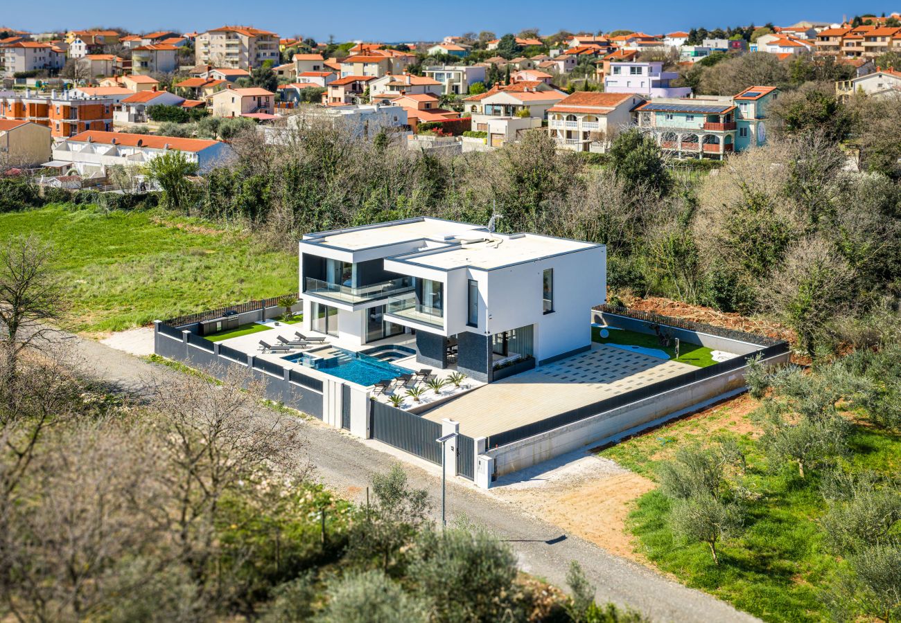 Вилла на Ližnjan - Villa Asper near Medulin for 8 persons with 40 m2 private pool, sea view and only 1 km from beach