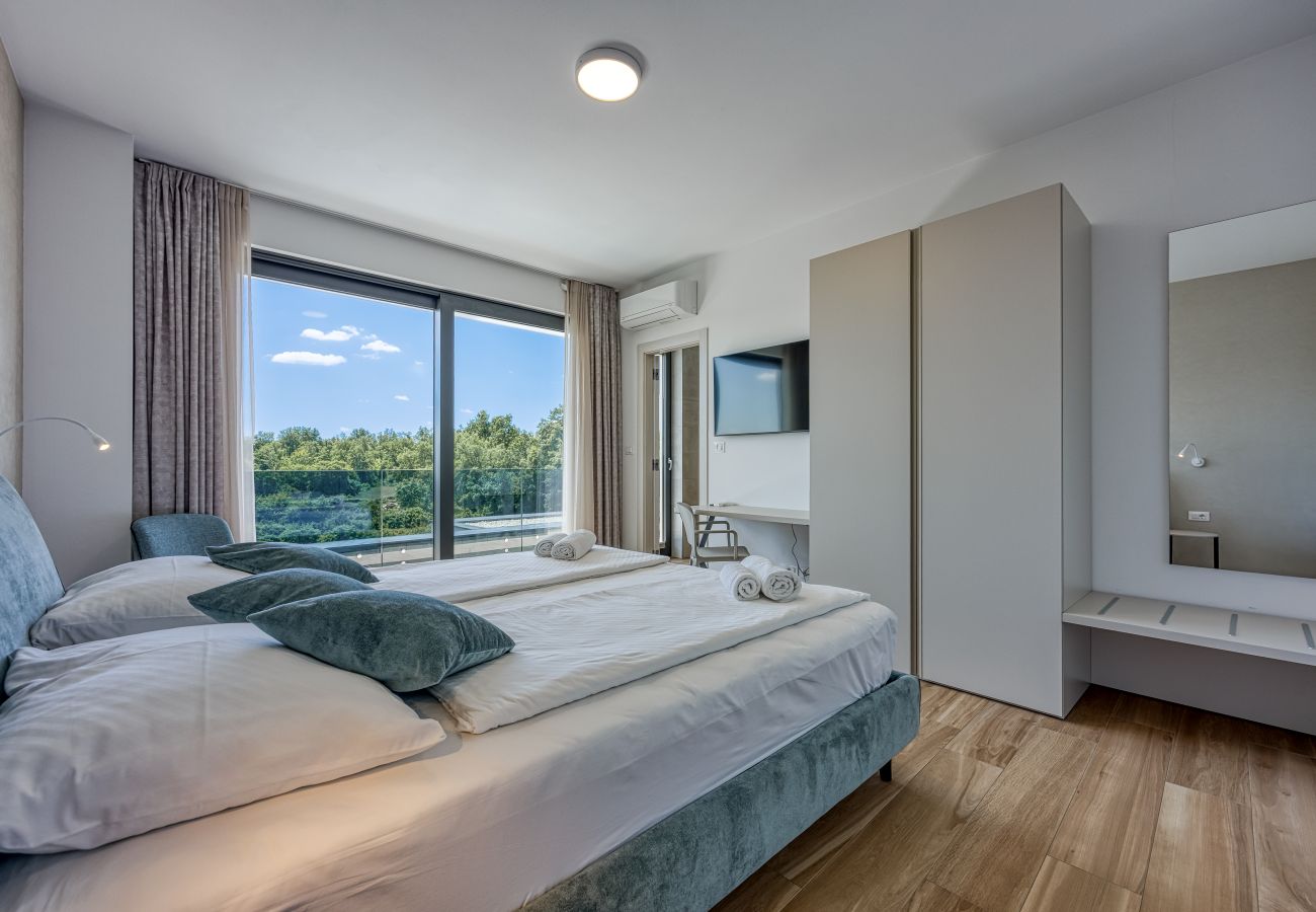 Вилла на Kringa - Villa Blanka in Central Istria for 8 persons with 50 m2 private pool, jacuzzi and free bikes