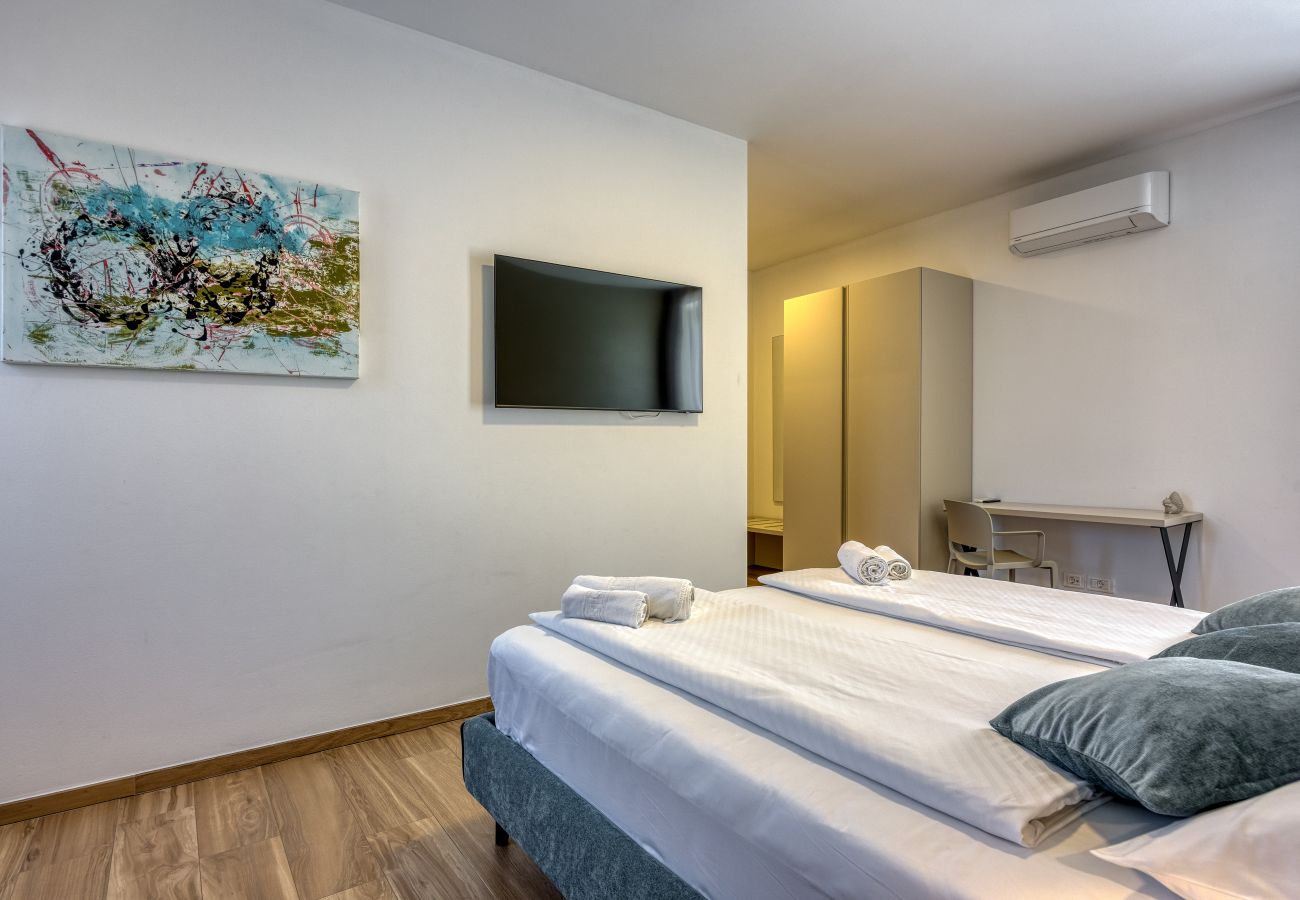 Вилла на Kringa - Villa Blanka in Central Istria for 8 persons with 50 m2 private pool, jacuzzi and free bikes