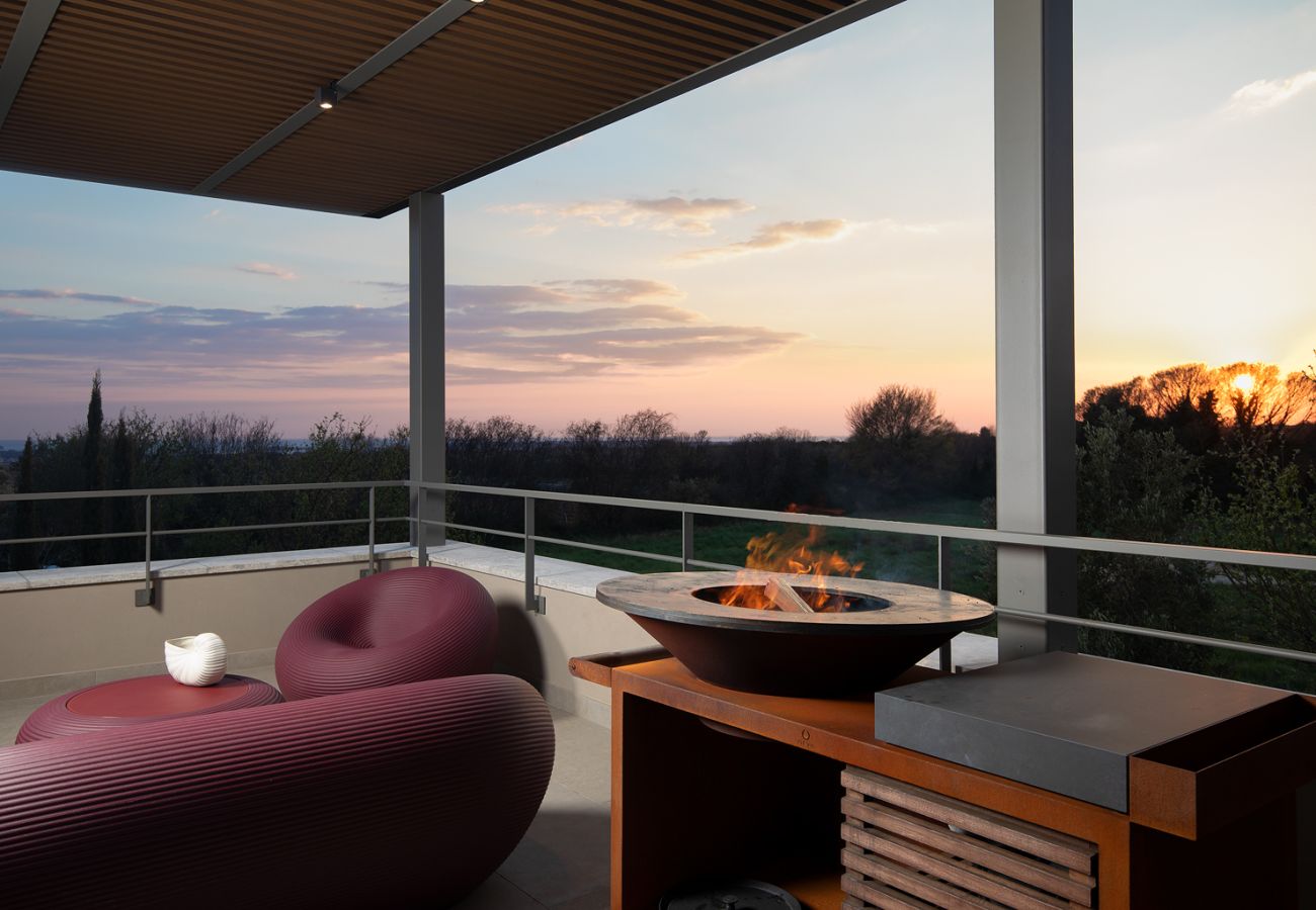 Вилла на Vodnjan - Villa Puerto de Luz near Fažana for 8 persons with 35 m2 private pool, sea view, mini golf & sauna