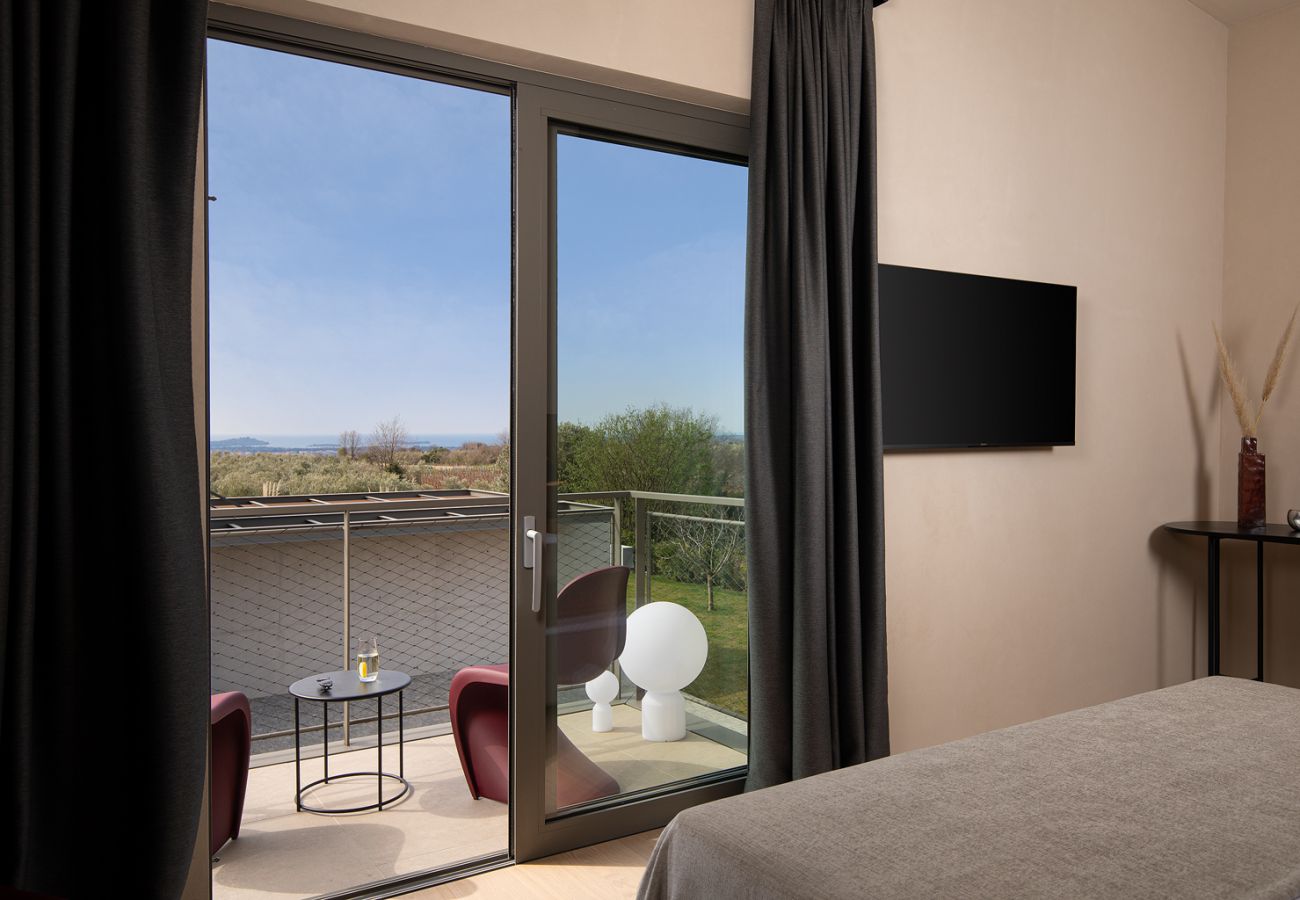 Вилла на Vodnjan - Villa Puerto de Luz near Fažana for 8 persons with 35 m2 private pool, sea view, mini golf & sauna