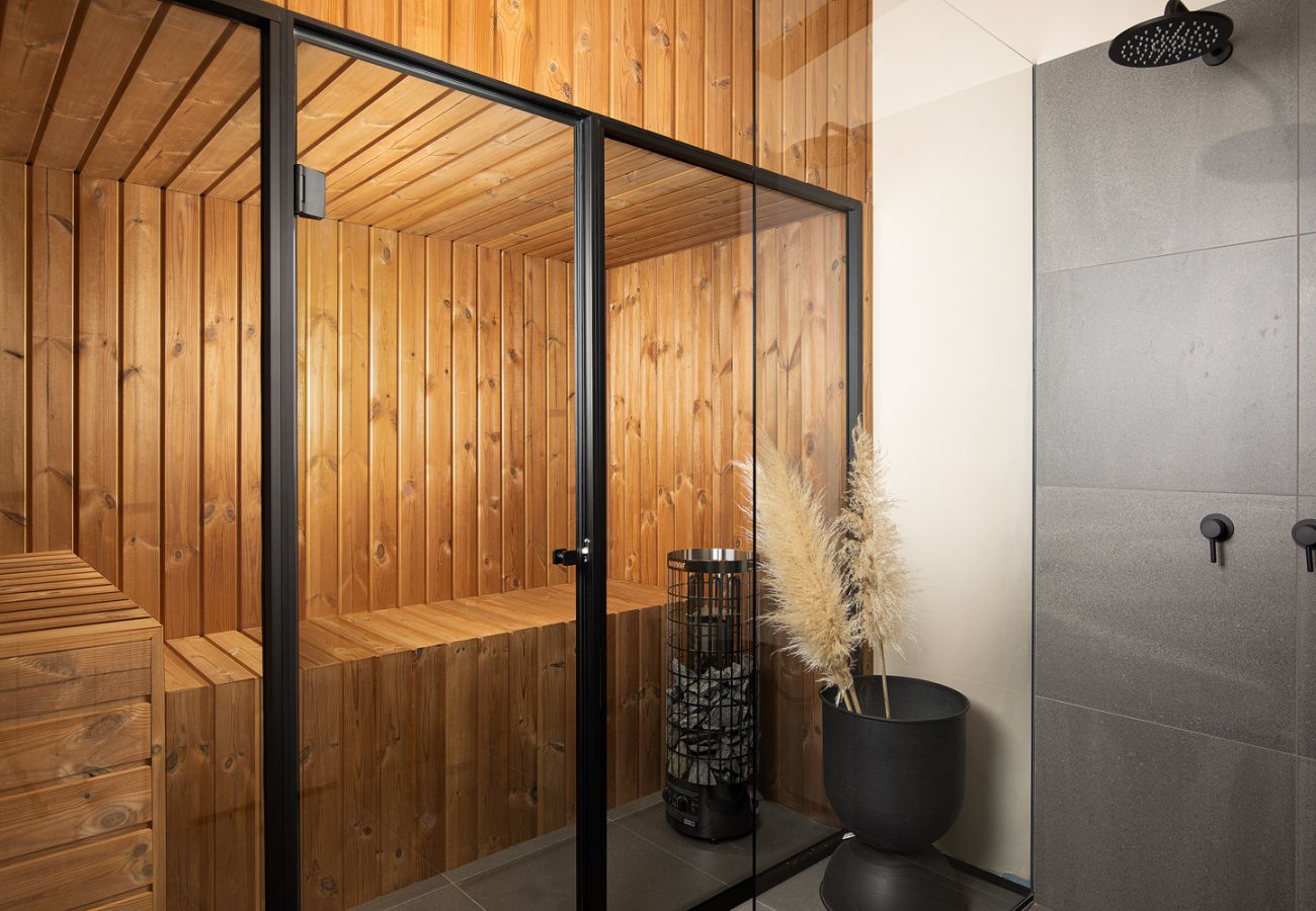 Вилла на Vodnjan - Villa Puerto de Luz near Fažana for 8 persons with 35 m2 private pool, sea view, mini golf & sauna