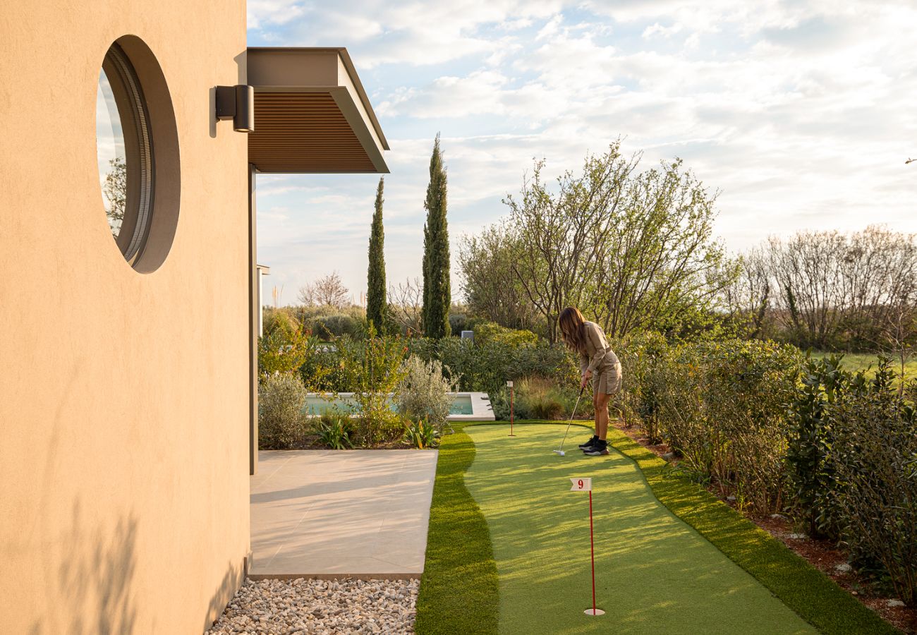 Вилла на Vodnjan - Villa Puerto de Luz near Fažana for 8 persons with 35 m2 private pool, sea view, mini golf & sauna