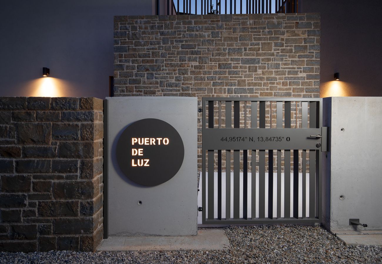 Вилла на Vodnjan - Villa Puerto de Luz near Fažana for 8 persons with 35 m2 private pool, sea view, mini golf & sauna