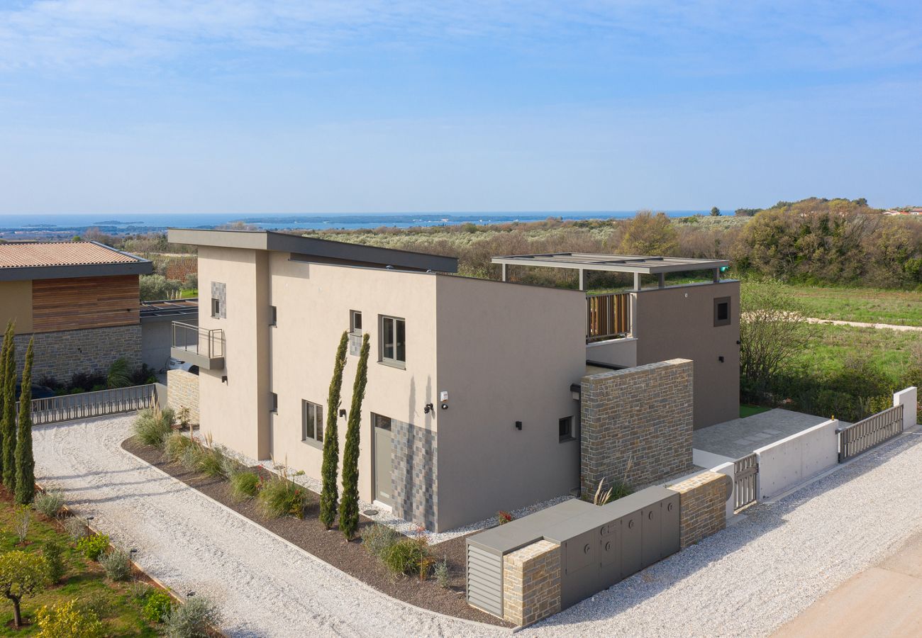 Вилла на Vodnjan - Villa Puerto de Luz near Fažana for 8 persons with 35 m2 private pool, sea view, mini golf & sauna