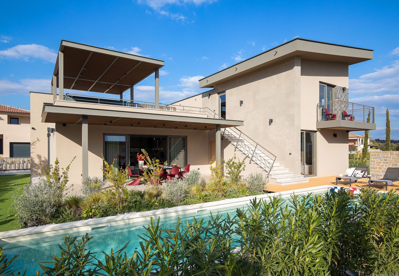 Вилла на Vodnjan - Villa Puerto de Luz near Fažana for 8 persons with 35 m2 private pool, sea view, mini golf & sauna