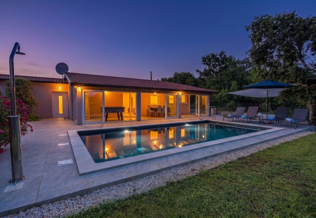 Вилла на Nova Vas - Villa Jacky 2 near Poreč for 4 persons with 32 m2 private pool - pet friendly