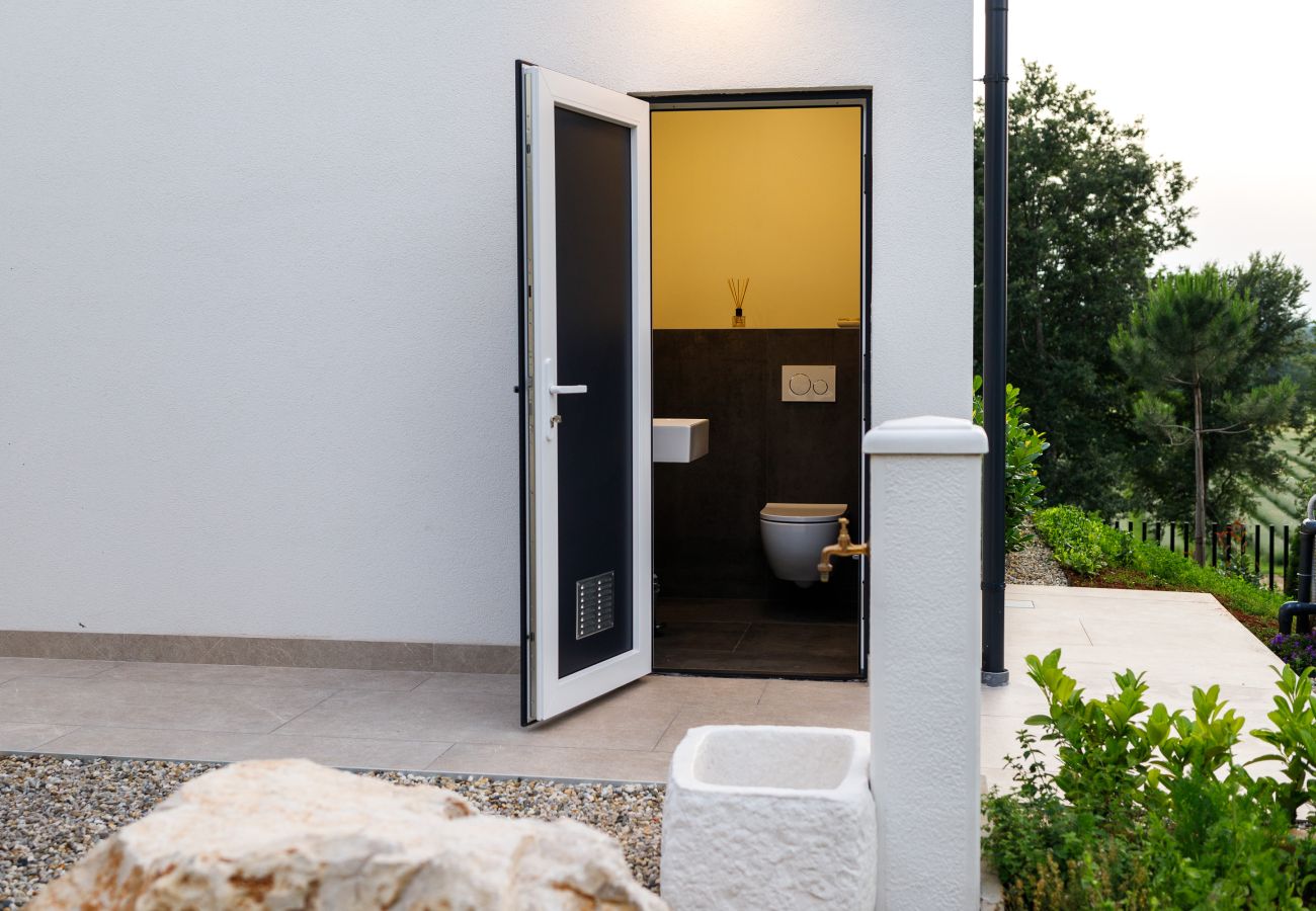 Вилла на Vrecari - Villa Sonia near Labin - Rabac for 8 persons with 40 m2 heated pool, wellness & kids playground