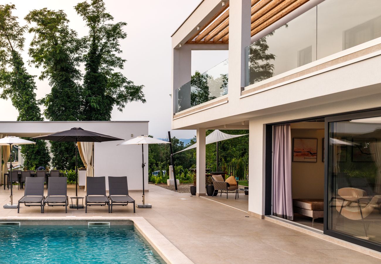 Вилла на Vrecari - Villa Sonia near Labin - Rabac for 8 persons with 40 m2 heated pool, wellness & kids playground