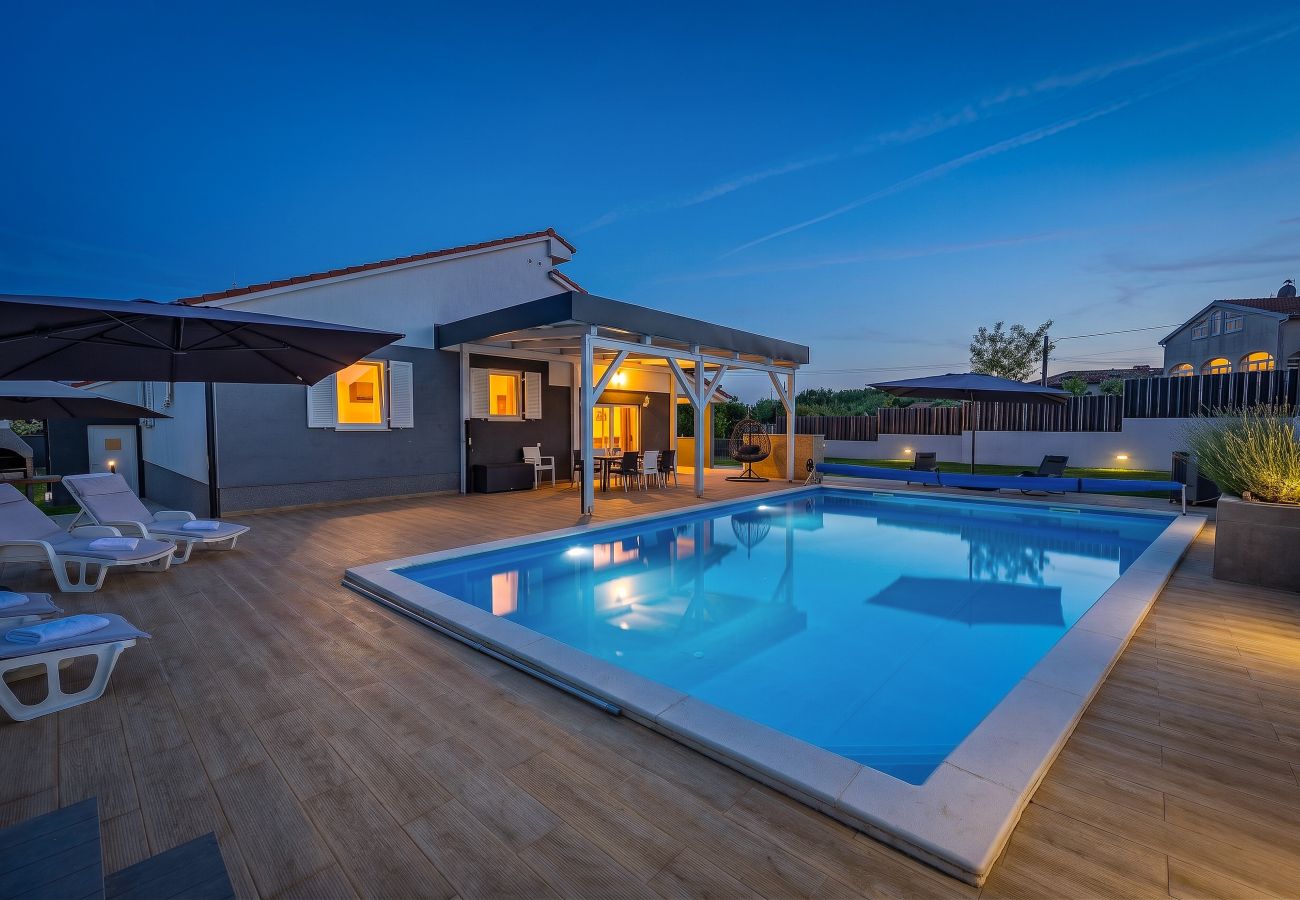 Вилла на Matohanci - Villa Beauty near Rovinj for 7 people with 55 m2 private heated pool, wellness & kids playground
