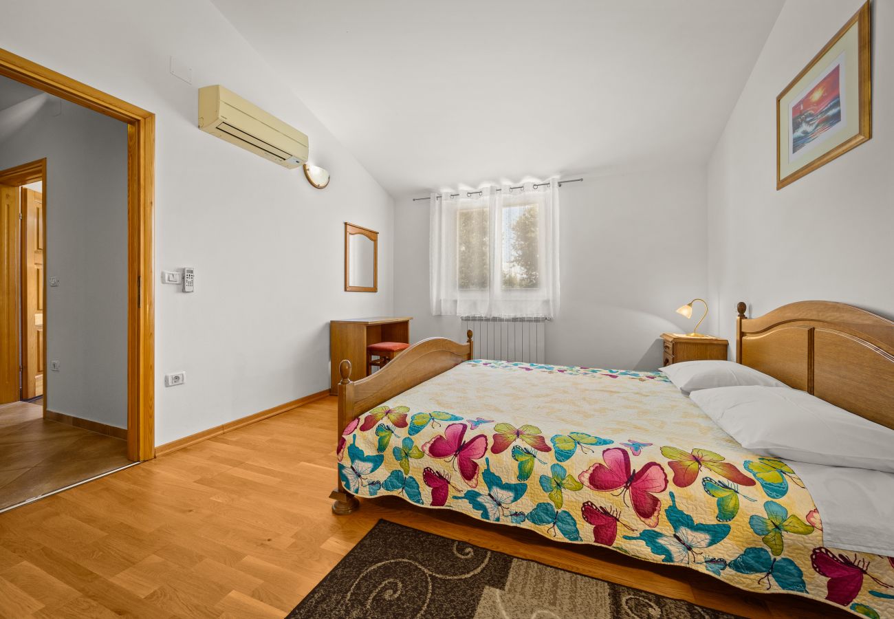 Вилла на Gajana - Villa Oliva near Pula for 9 persons with private pool, sea view & beautiful outside area - 3 km from beach