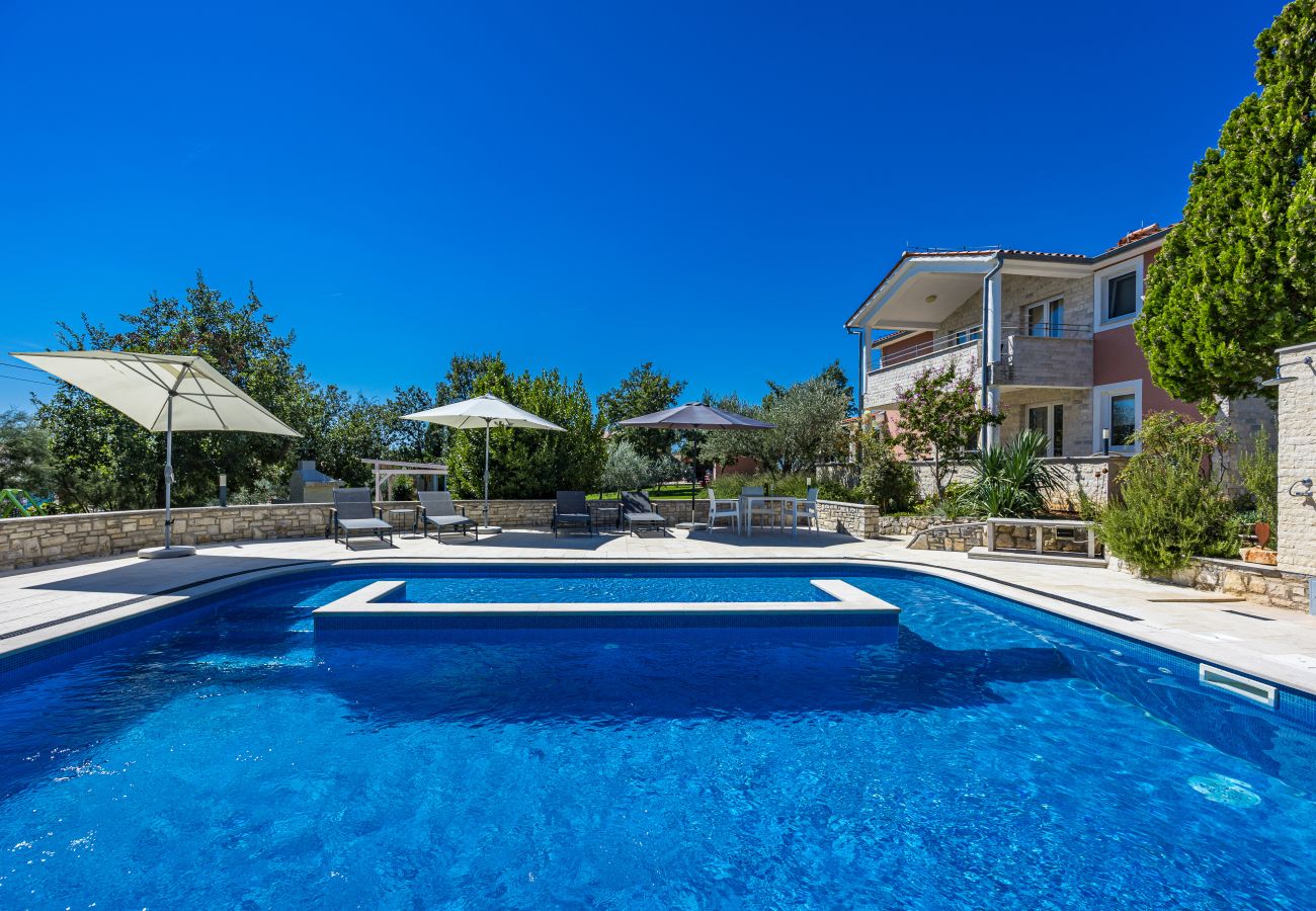 Вилла на Vodnjan - Majmajola Garden Villa for 14 persons near Pula with kids playground, sauna & large garden