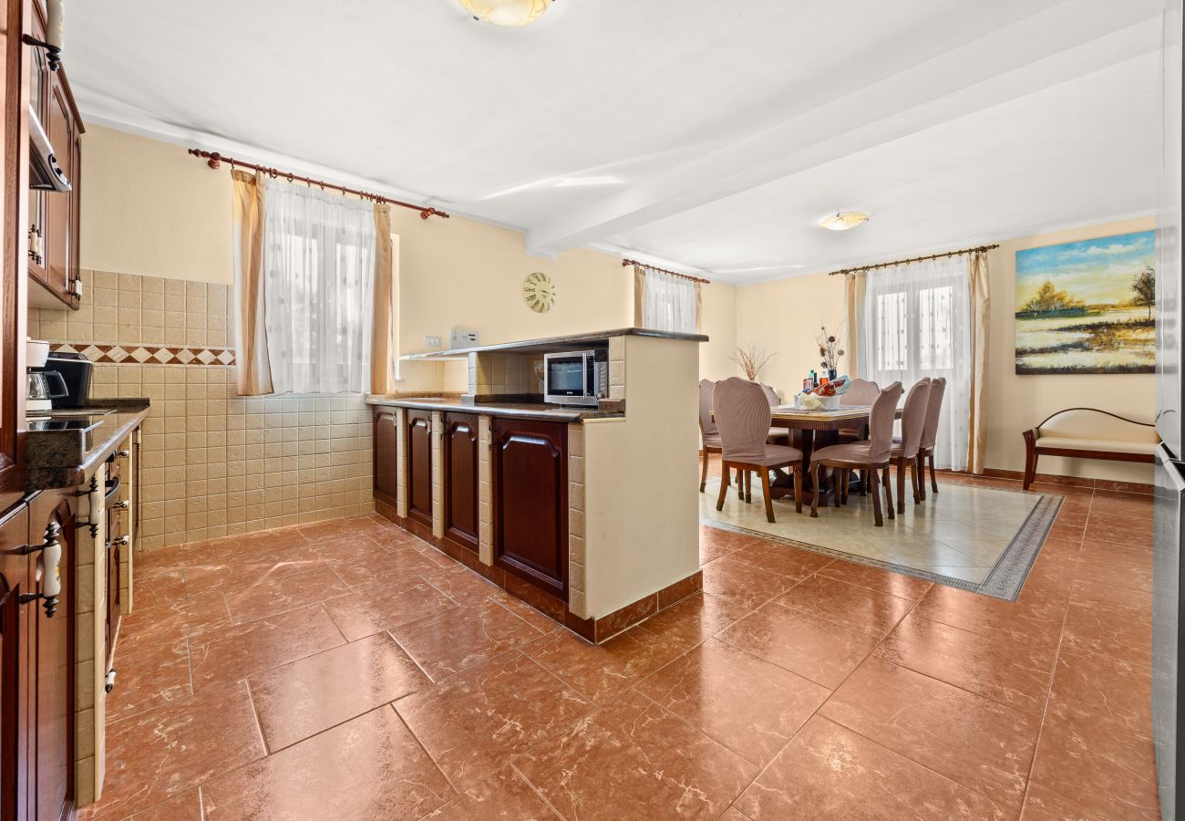 Вилла на Šišan - Villa Divina