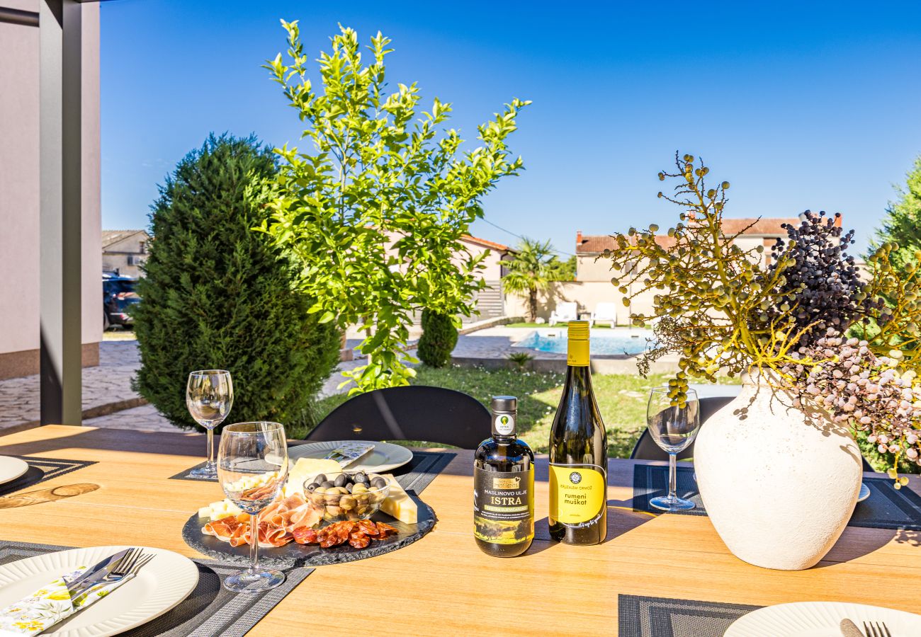 Вилла на Peroj - Villa Almare for 10 persons near Fažana with private pool, sea view, kids playground & 900 meters from beach