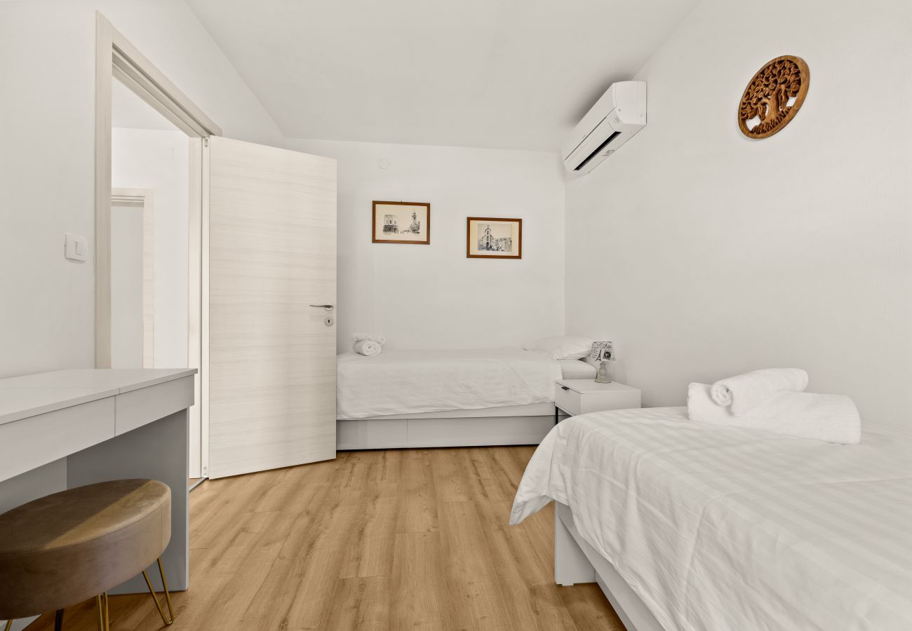 Вилла на Peroj - Villa Almare for 10 persons near Fažana with private pool, sea view, kids playground & 900 meters from beach