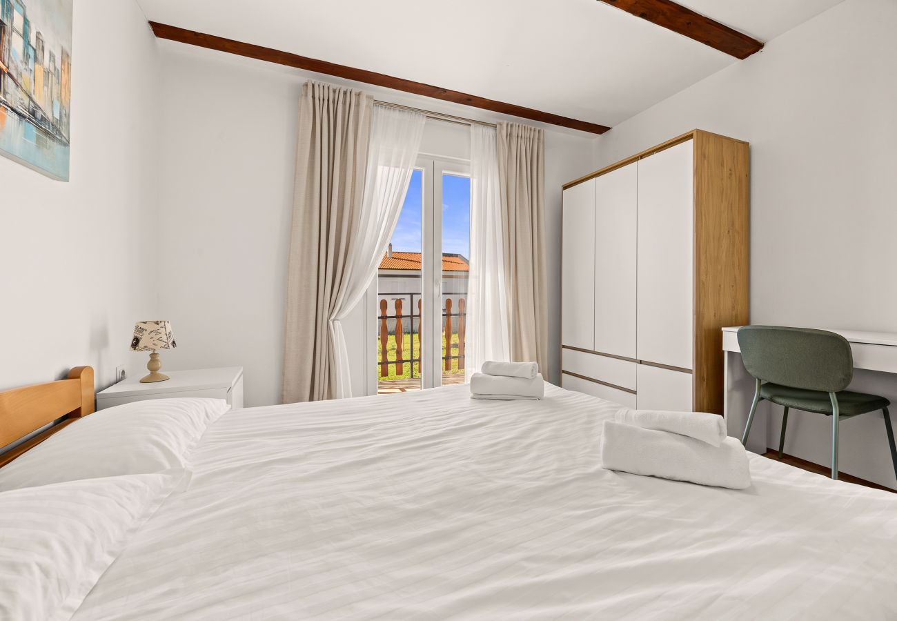 Вилла на Peroj - Villa Almare for 10 persons near Fažana with private pool, sea view, kids playground & 900 meters from beach
